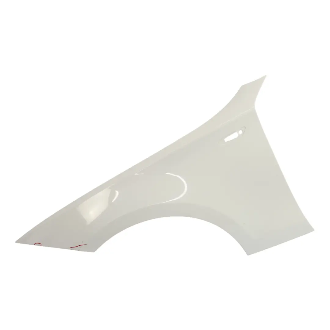 Aile Latérale Avant Gauche Alpinweiss Alpine White 300 pour BMW E81 E87 à propos du numéro de pièce 7133227 BMW E81 E87 Aile Latérale Avant Gauche Alpinweiss Alpine White 300 - SKU 7133227-AW2 - Numéro de pièce 7133227