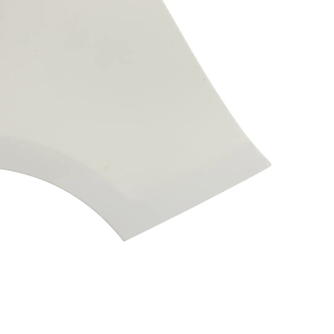 Pannello laterale parafango anteriore sinistro Alpinweiss White 300 per BMW E81 E87 con numero di parte 7133227 BMW E81 E87 Pannello laterale parafango anteriore sinistro Alpinweiss White 300 - SKU 7133227-AW2 - Numero di parte 7133227