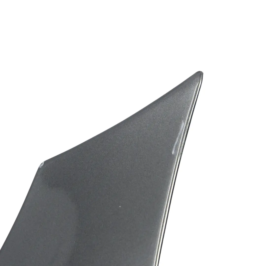 Pannello Laterale Parafango Anteriore Sinistro Sparkling Graphite - A22 per BMW E87 con numero di parte 7133227 BMW E87 Pannello Laterale Parafango Anteriore Sinistro Sparkling Graphite - A22 - SKU 7133227-SG - Numero di parte 7133227