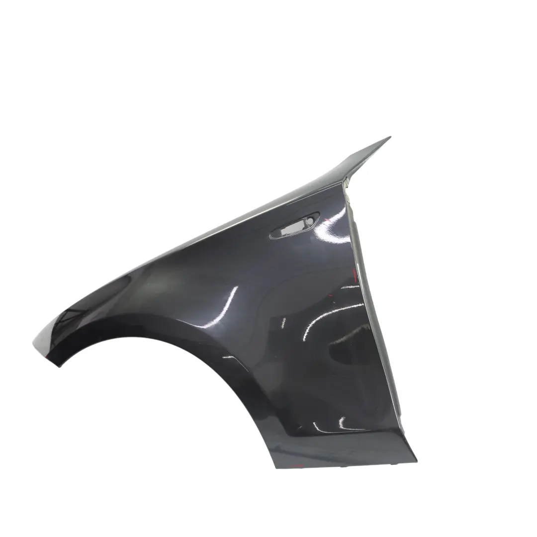 Panneau Laterale Avant Gauche Garde-Boue Sparkling Graphit - A22 pour BMW E81 E87 à propos du numéro de pièce 7133227 BMW E81 E87 Panneau Laterale Avant Gauche Garde-Boue Sparkling Graphit - A22 - SKU 7133227-SG2 - Numéro de pièce 7133227