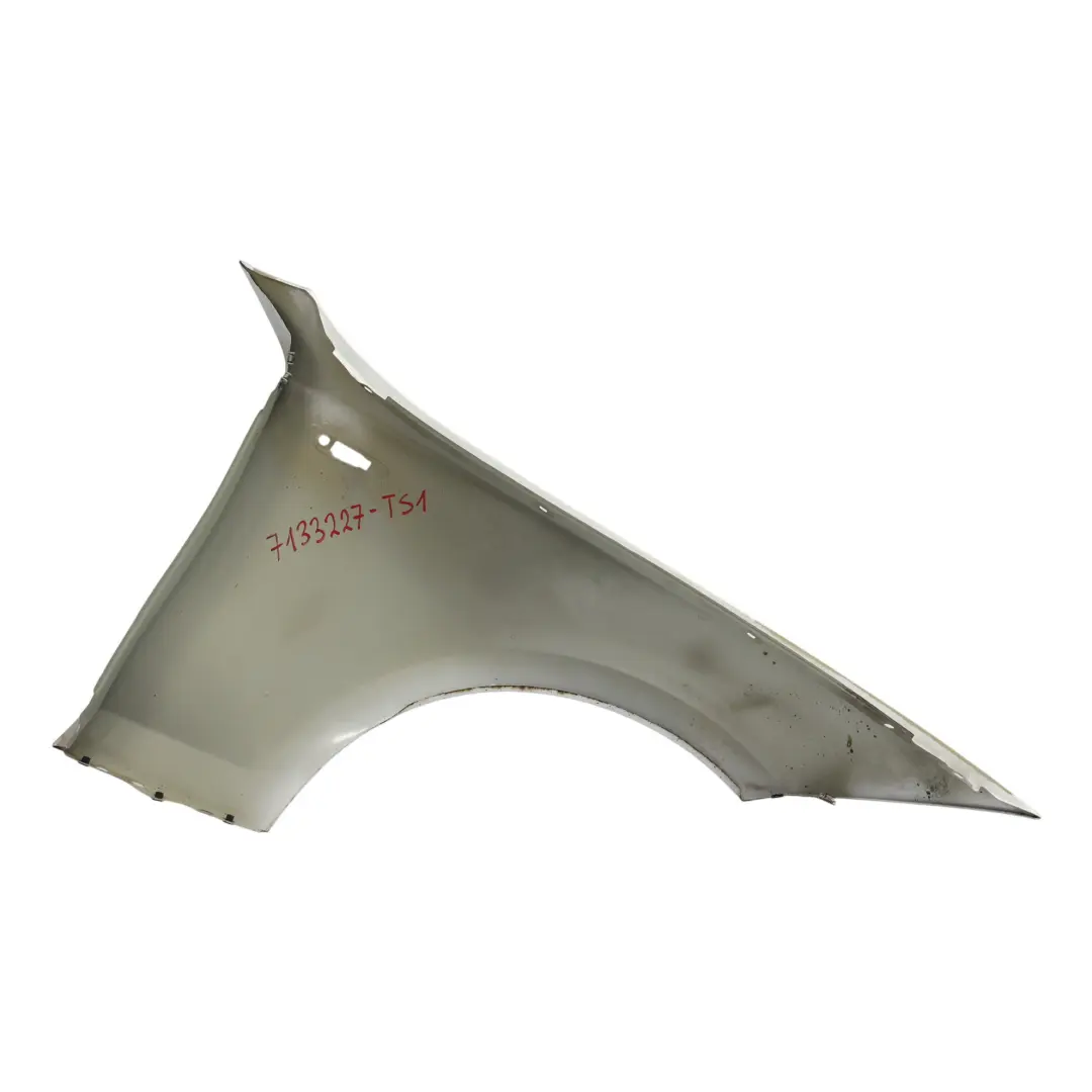BMW E81 E87 Panneau latéral aile avant gauche Titansilber Silver - 354 - SKU 7133227-TS1 - Numéro de pièce 7133227