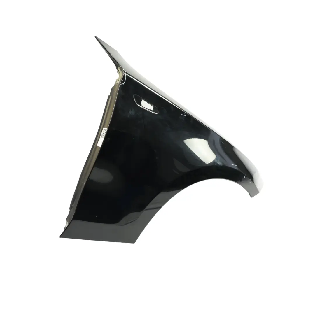 Panel Lateral Guardabarros Delantero Derecho Schwarz 2 Negro - 668 para BMW E81 E87 con número de pieza 7133228 BMW E81 E87 Panel Lateral Guardabarros Delantero Derecho Schwarz 2 Negro - 668 - SKU 7133228-SCH2 - Número de pieza 7133228