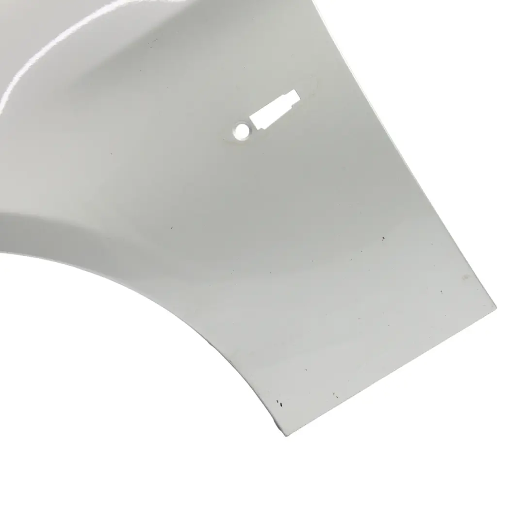 Panel Lateral Delantero Izquierdo Titansilber Plata Metallic - 354 para BMW E90 E91 con número de pieza 7135679 BMW E90 E91 Panel Lateral Delantero Izquierdo Titansilber Plata Metallic - 354 - SKU 7135679-TS2 - Número de pieza 7135679