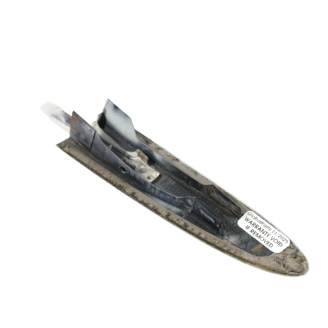 Copertura Superiore Cerniera Tetto Sinistra Alpinweiss 3 - 300 per BMW F33 E93 con numero di parte 7159177 BMW F33 E93 Copertura Superiore Cerniera Tetto Sinistra Alpinweiss 3 - 300 - SKU 7159177-AW - Numero di parte 7159177