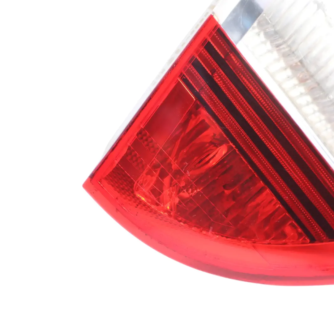 Lewa Lampa Klapy Bagażnika Lewy Tył Tylna do BMW E91 Kombi o numerze 7160063 BMW E91 Kombi Lewa Lampa Klapy Bagażnika Lewy Tył Tylna - SKU 7160063 - Numer Części 7160063