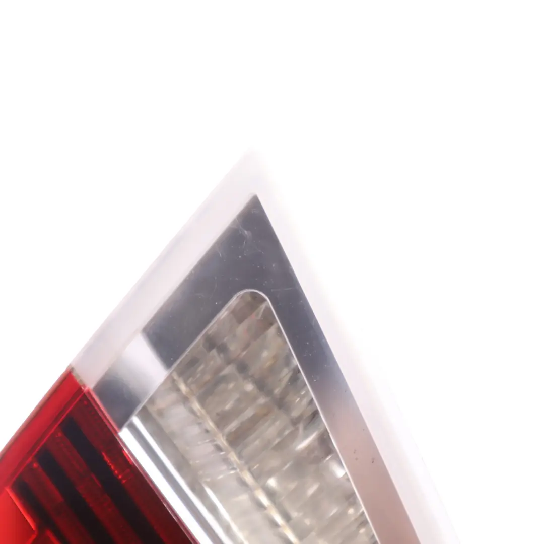 Luce Posteriore Sinistra Coperchio Bagagliaio Lampada Posteriore per BMW E91 con numero di parte 7160063 BMW E91 Luce Posteriore Sinistra Coperchio Bagagliaio Lampada Posteriore - SKU 7160063 - Numero di parte 7160063