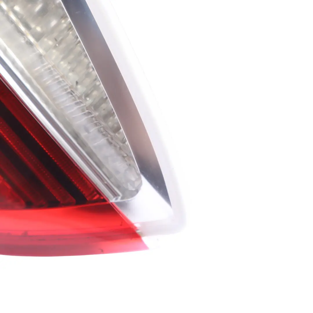 Luce Posteriore Sinistra Coperchio Bagagliaio Lampada Posteriore per BMW E91 con numero di parte 7160063 BMW E91 Luce Posteriore Sinistra Coperchio Bagagliaio Lampada Posteriore - SKU 7160063 - Numero di parte 7160063
