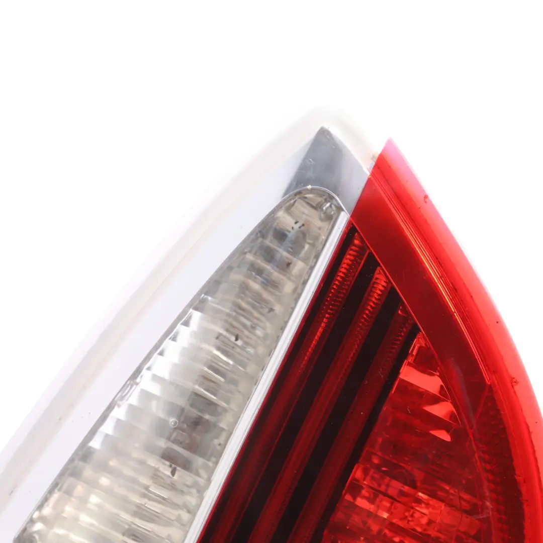 Luce Posteriore Sinistra Coperchio Bagagliaio Lampada Posteriore per BMW E91 con numero di parte 7160063 BMW E91 Luce Posteriore Sinistra Coperchio Bagagliaio Lampada Posteriore - SKU 7160063 - Numero di parte 7160063