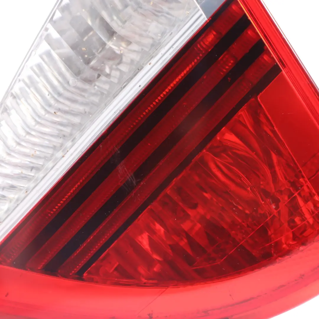 Lampa Klapy Bagażnika Prawa Tylna Prawy Tył do BMW E91 o numerze 7160064 BMW E91 Lampa Klapy Bagażnika Prawa Tylna Prawy Tył - SKU 7160064 - Numer Części 7160064