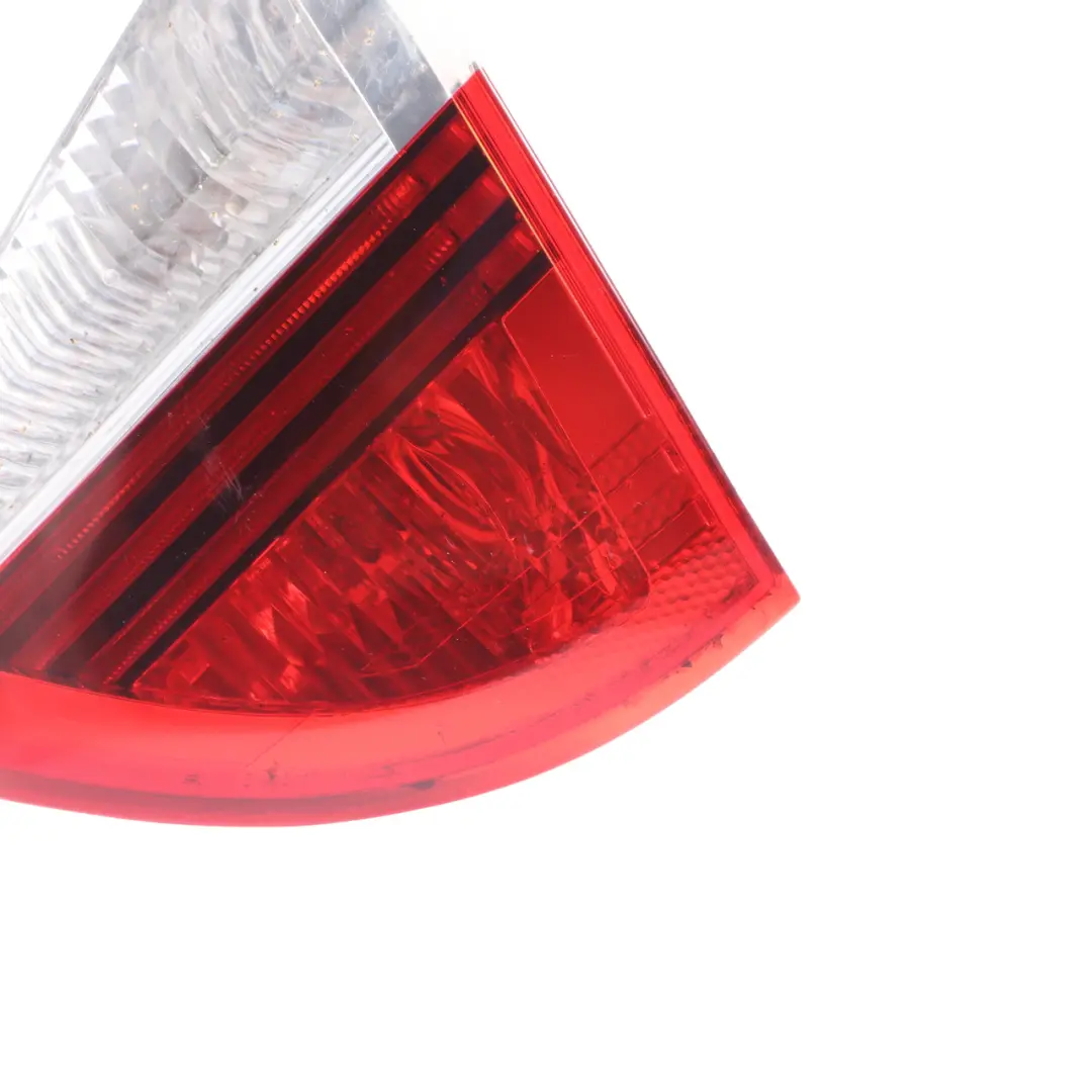 Lampe Arriere Interieur Couvercle Coffre Hayon Arriere Droit pour BMW E91 à propos du numéro de pièce 7160064 BMW E91 Lampe Arriere Interieur Couvercle Coffre Hayon Arriere Droit - SKU 7160064 - Numéro de pièce 7160064