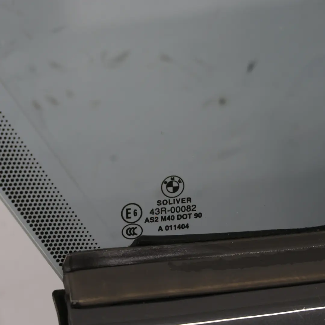 Puerta Delantera Derecha Black Sapphire Metallic - 475 para BMW Z4 E89 con número de pieza 7225136 BMW Z4 E89 Puerta Delantera Derecha Black Sapphire Metallic - 475 - SKU 7225136-BS1 - Número de pieza 7225136