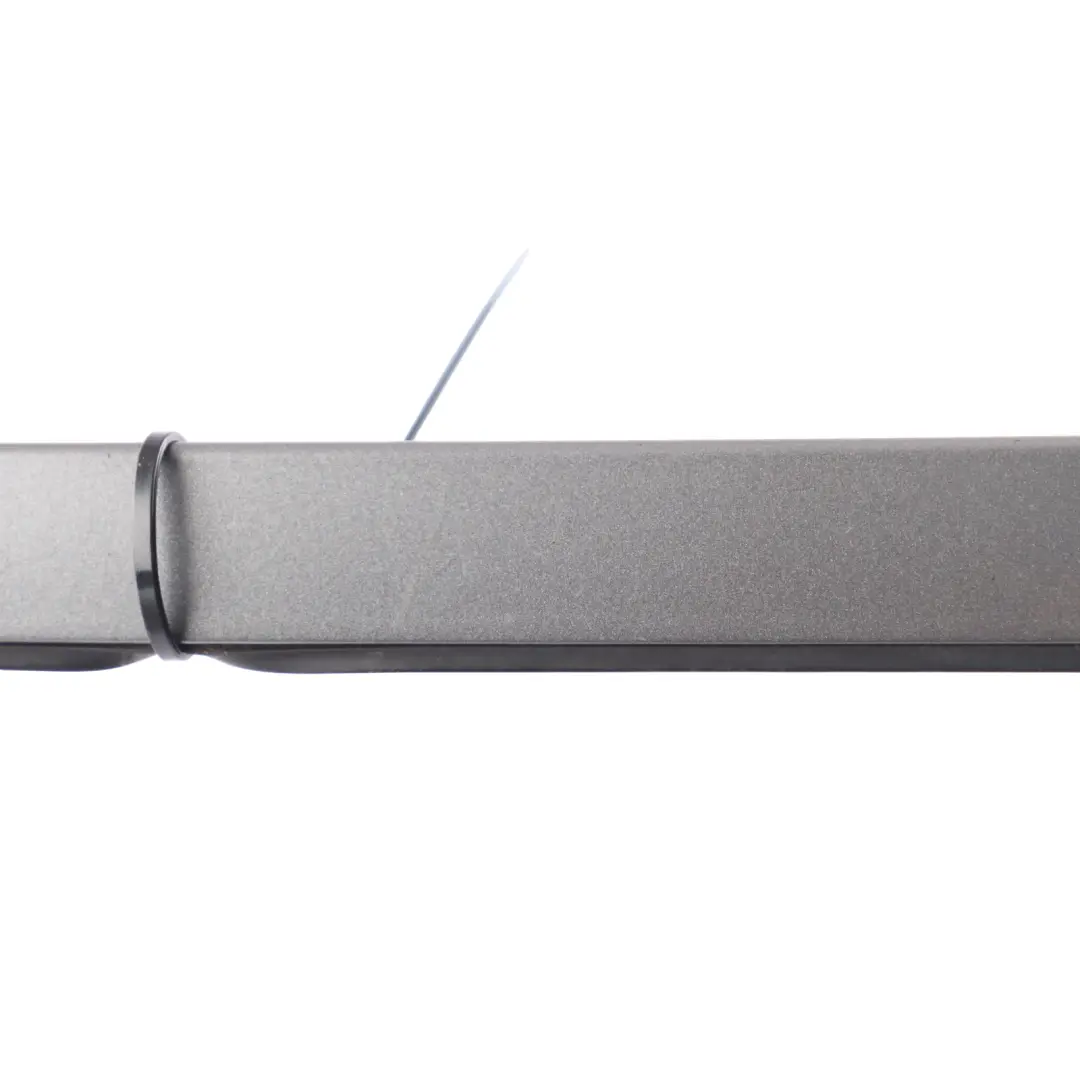 Modanatura Parabrezza Anteriore Destra Grigio Space - A52 per BMW X5 E70 con numero di parte 7250396 BMW X5 E70 Modanatura Parabrezza Anteriore Destra Grigio Space - A52 - SKU 7250396-SCG - Numero di parte 7250396
