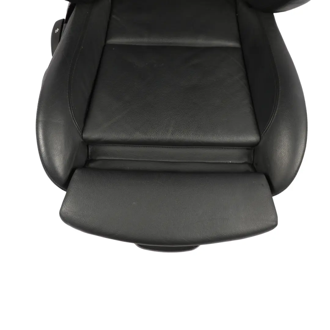 Fotel Prawy Sportowy Podgrzewany Czarna Skóra do BMW E87 o numerze 7251068 BMW E87 Fotel Prawy Sportowy Podgrzewany Czarna Skóra - SKU 7251068-1 - Numer Części 7251068