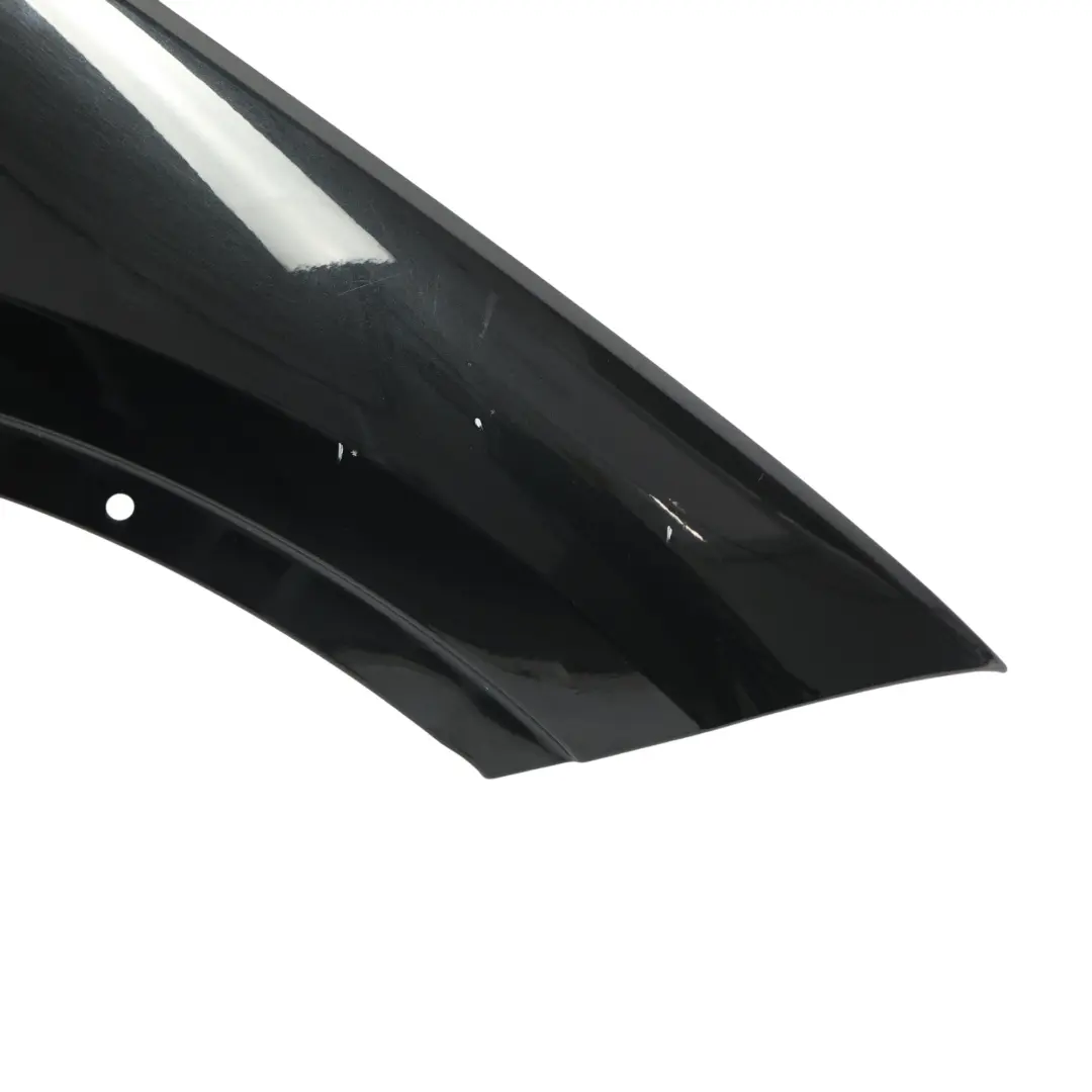 Błotnik Prawy Przedni Black Sapphire Czarny Metalik - 475 do BMW X1 E84 o numerze 7332424 BMW X1 E84 Błotnik Prawy Przedni Black Sapphire Czarny Metalik - 475 - SKU 7332424-BS1 - Numer Części 7332424