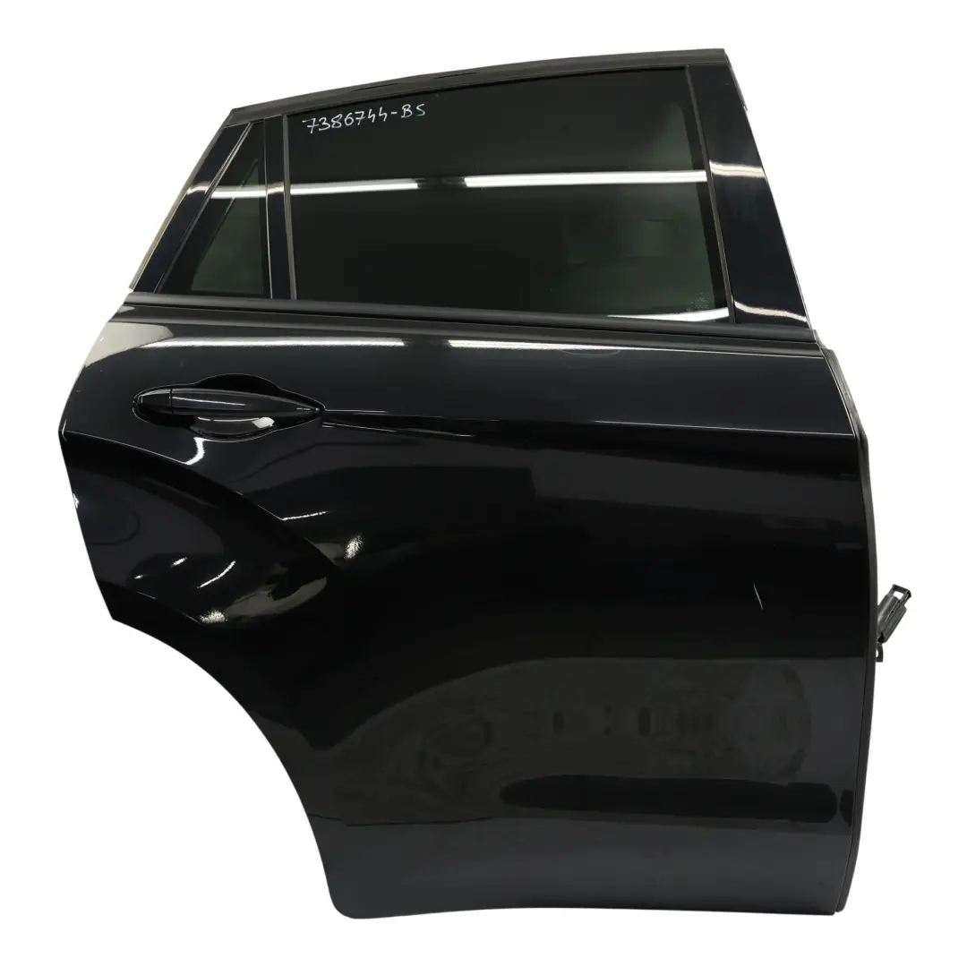 Tür Hinten Rechts Black Sapphire Schwarz Metallic - 475 für BMW X6 F16 mit Teilenummer 7386744 BMW X6 F16 Tür Hinten Rechts Black Sapphire Schwarz Metallic - 475 - SKU 7386744-BS - Teilenummer 7386744