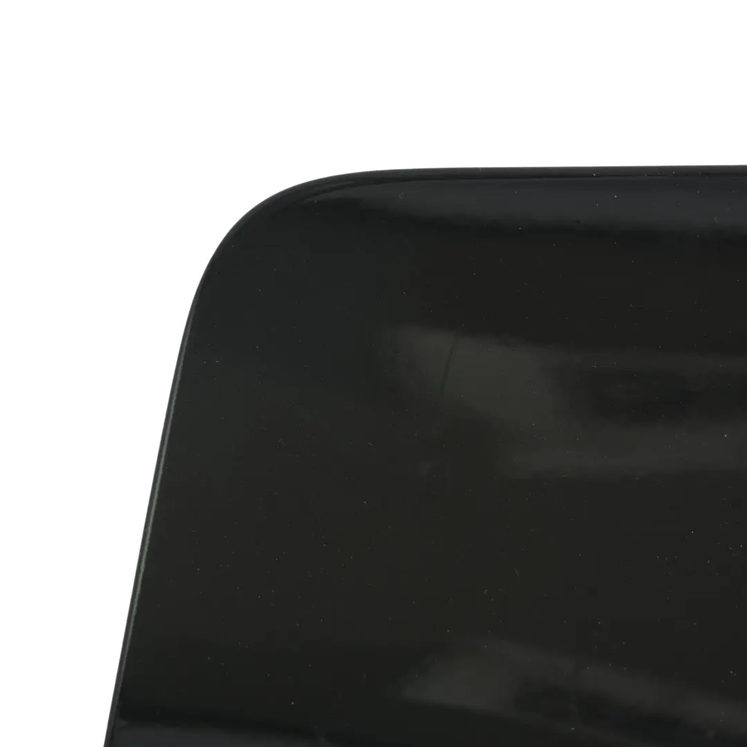 Zaślepka Wtyczki Ładowania Black Sapphire Czarny Metalik - 475 do BMW F45 o numerze 7410828 BMW F45 Zaślepka Wtyczki Ładowania Black Sapphire Czarny Metalik - 475 - SKU 7410828-BS - Numer Części 7410828