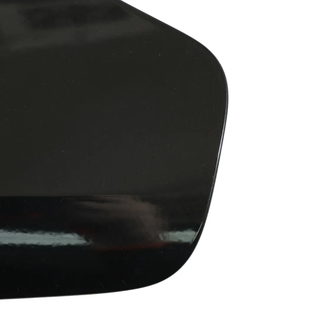 Lembo Laterale Plug-In Hybrid Anteriore Sinistro Black Sapphire - 475 per BMW F45 con numero di parte 7410828 BMW F45 Lembo Laterale Plug-In Hybrid Anteriore Sinistro Black Sapphire - 475 - SKU 7410828-BS - Numero di parte 7410828