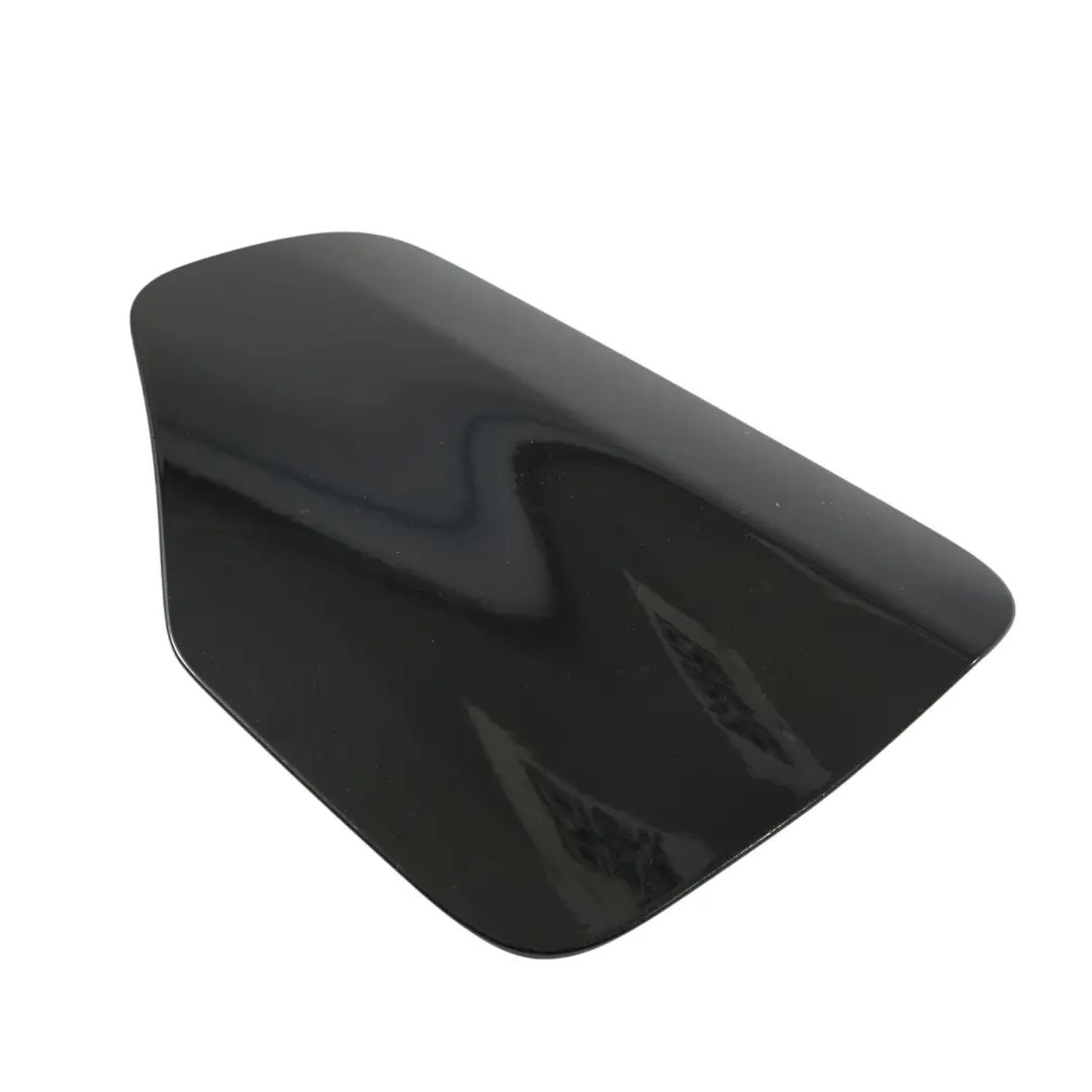 Zaślepka Wtyczki Ładowania Black Sapphire Czarny Metalik - 475 do BMW F45 o numerze 7410828 BMW F45 Zaślepka Wtyczki Ładowania Black Sapphire Czarny Metalik - 475 - SKU 7410828-BS - Numer Części 7410828