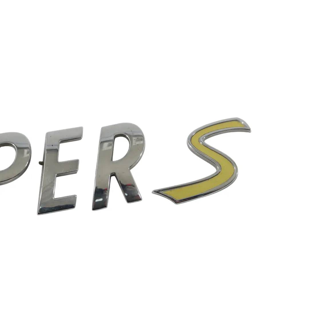 Lettering Emblema Logo COOPER S per Mini F60 F60 LCI PHEV con numero di parte 7421666 Mini F60 F60 LCI PHEV Lettering Emblema Logo COOPER S - SKU 7421666 - Numero di parte 7421666