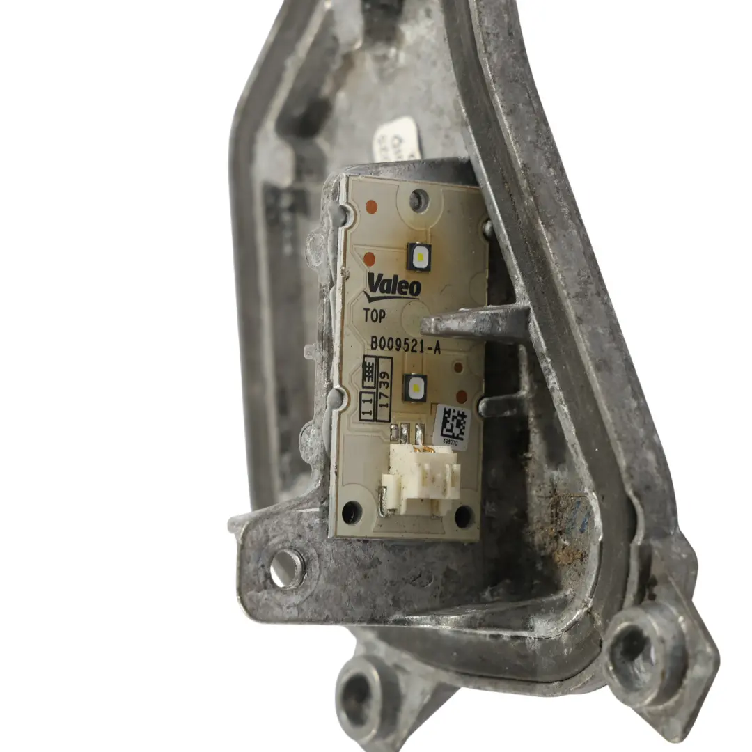 BMW X1 F48 Moduł Sterownik Świateł Dziennych Prawy Przód 90068145 - SKU 7428792-2 - Numer Części 7428792