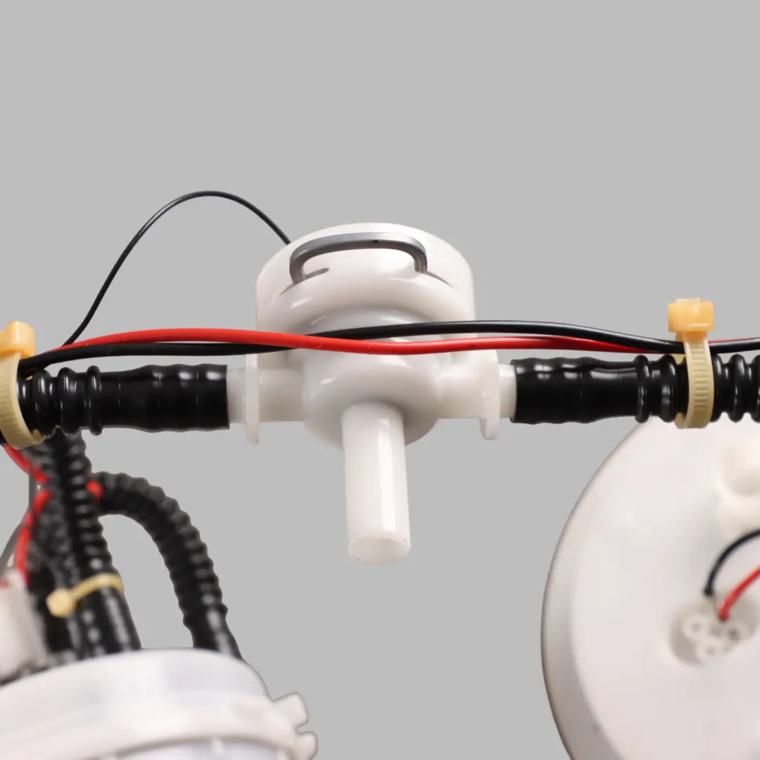 BMW F07 LCI F10 F11 Fuel Pump Delivery Unit 523i 528i N20 N52N Petrol - SKU 7434205 - Part number 7434205