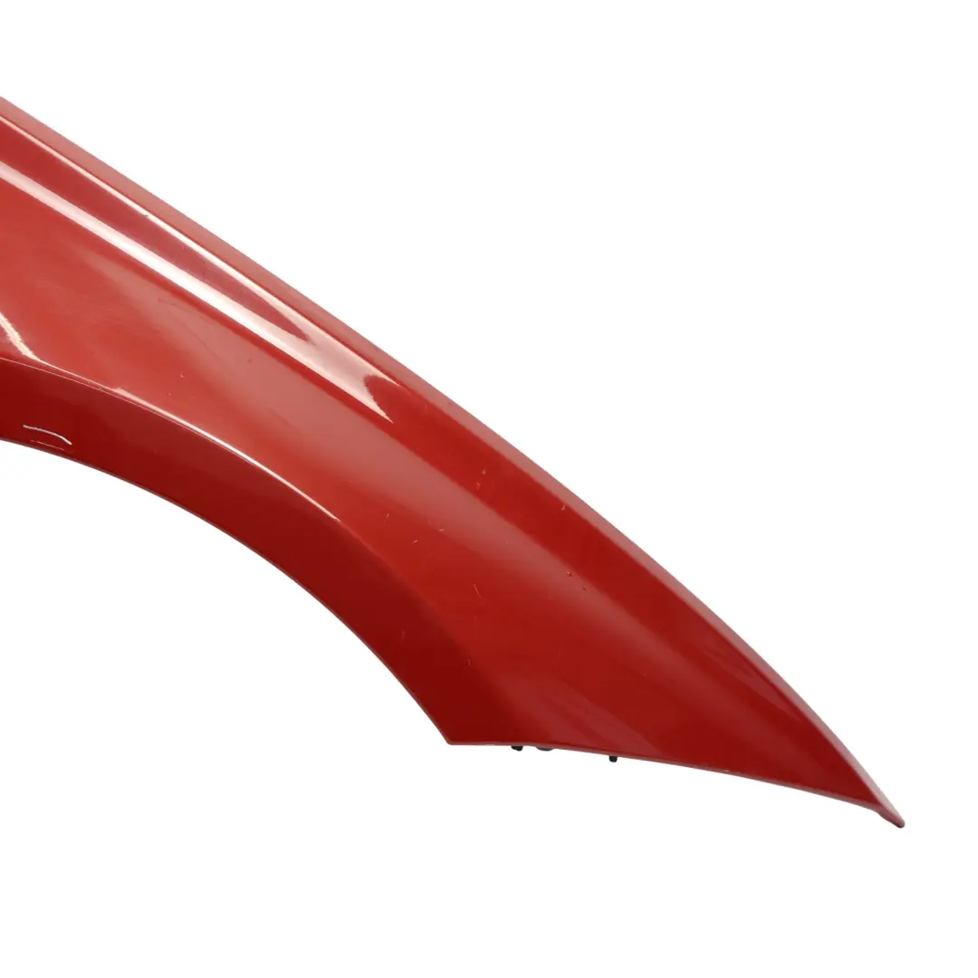 Panel Lateral Ala Guardabarros Delantero Derecho Melbourne Red - A75 para BMW F30 F31 con número de pieza 7438440 BMW F30 F31 Panel Lateral Ala Guardabarros Delantero Derecho Melbourne Red - A75 - SKU 7438440-MRT1 - Número de pieza 7438440