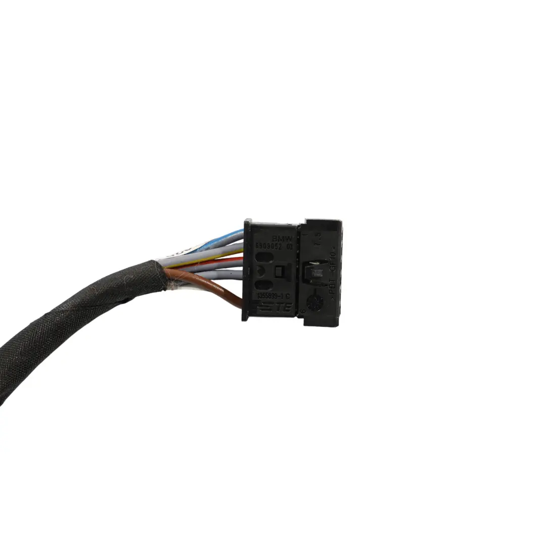 Taillight LED Lamp Wiring Connector Rear Right O/S to BMW F40 with Part number 7450652 BMW F40 Taillight LED Lamp Wiring Connector Rear Right O/S - SKU 7450652-1 - Part number 7450652