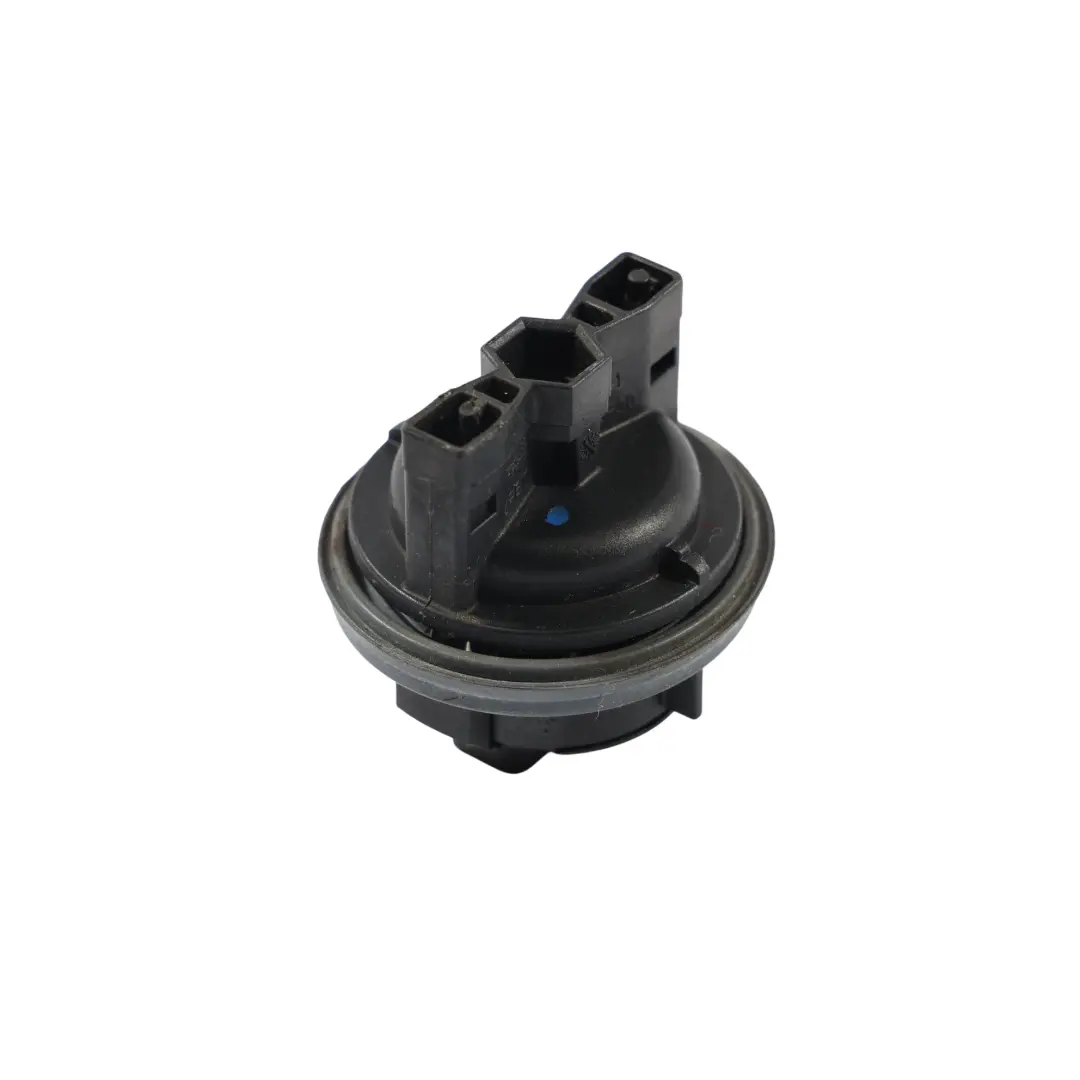 Zoccolo Lampada Posteriore Sinistra Destra per BMW F22 F23 LCI F87 M2 LCI con numero di parte 7489381 BMW F22 F23 LCI F87 M2 LCI Zoccolo Lampada Posteriore Sinistra Destra - SKU 7489381 - Numero di parte 7489381