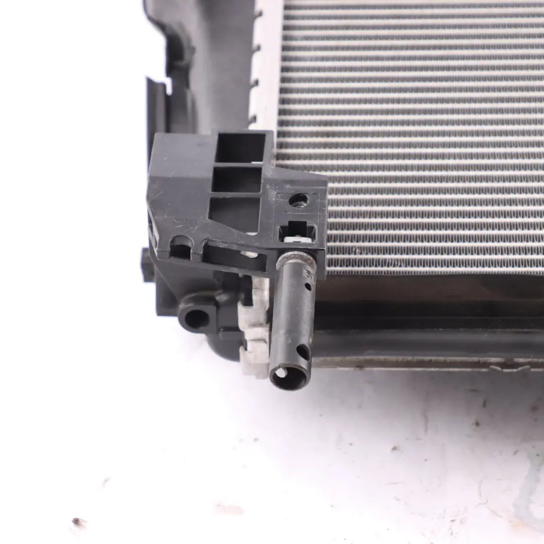 Radiatore Raffreddamento Motore B38X per BMW F45 Mini Countryman F60 con numero di parte 7643331 BMW F45 Mini Countryman F60 Radiatore Raffreddamento Motore B38X - SKU 7643331 - Numero di parte 7643331