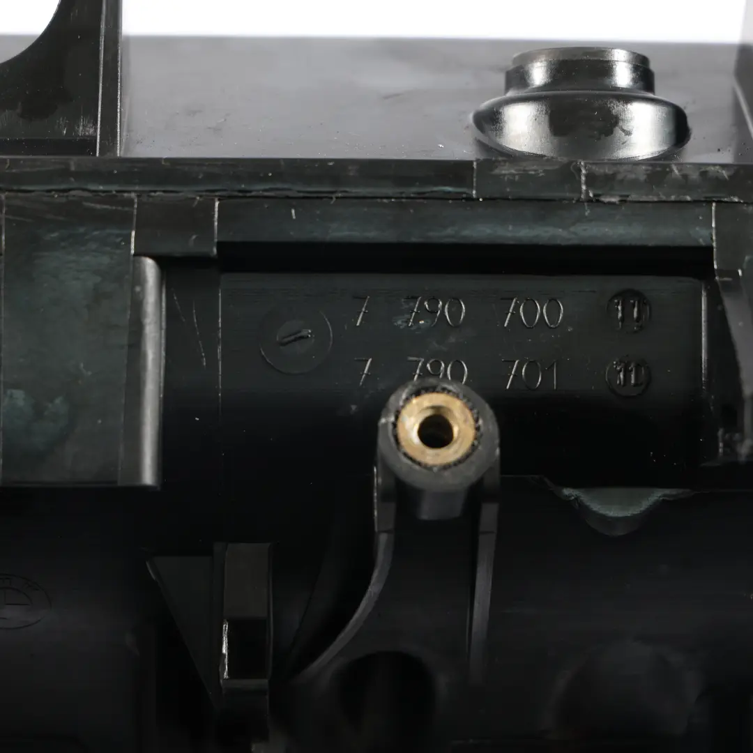 Kolektor Dolotowy Z Klapą Sterującą 3.0d M57N2 do BMW E65 X5 E70 o numerze 7790700 BMW E65 X5 E70 Kolektor Dolotowy Z Klapą Sterującą 3.0d M57N2 - SKU 7790700-2 - Numer Części 7790700