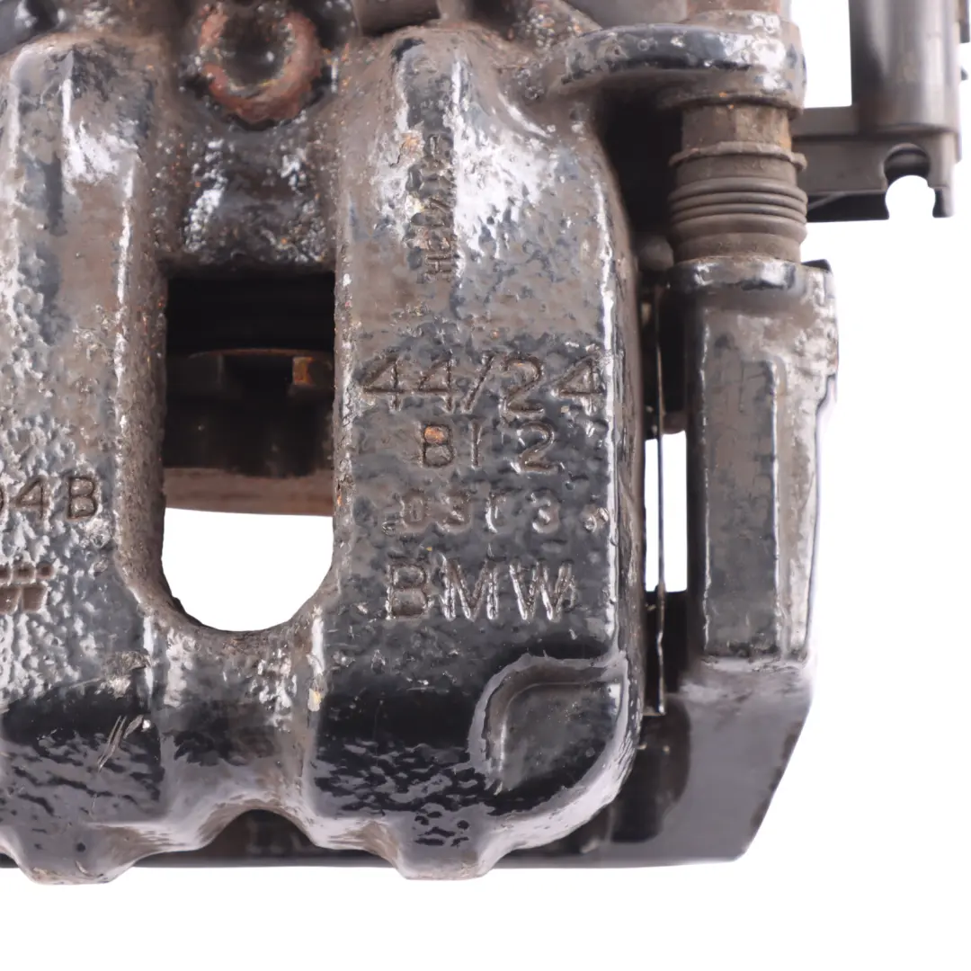 Pinza freno posteriore BMW F10 F12 M Sport Destra Portacuscinetti 44/24 per con numero di parte 7846694 Pinza freno posteriore BMW F10 F12 M Sport Destra Portacuscinetti 44/24 - SKU 7846694 - Numero di parte 7846694