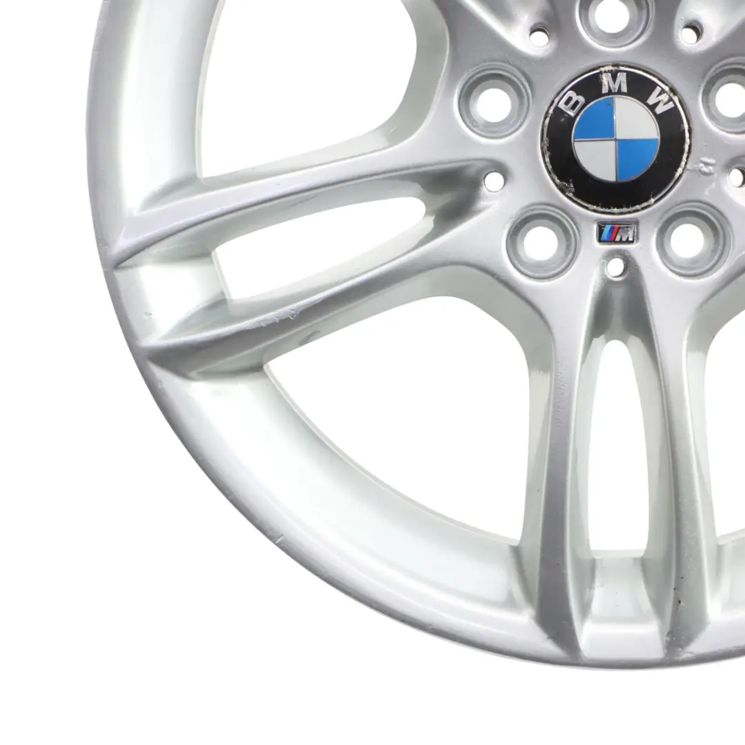 Llanta Aleación Delantera Plata 18" 7,5J M Doble Radio 261 para BMW E81 E87 con número de pieza 7891050 BMW E81 E87 Llanta Aleación Delantera Plata 18" 7,5J M Doble Radio 261 - SKU 7891050-5 - Número de pieza 7891050