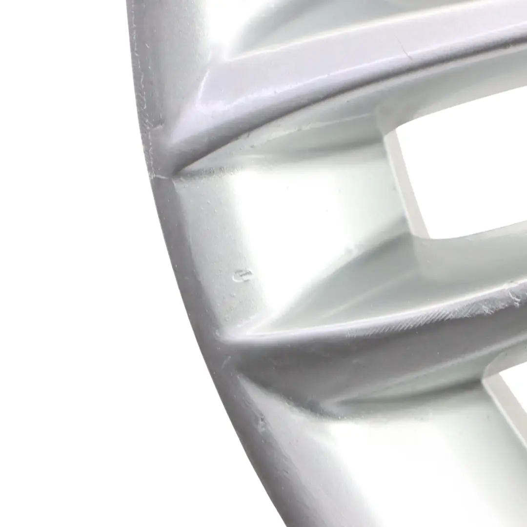 Felga Aluminiowa Przód Srebrna 18" 7,5J do BMW E81 E87 o numerze 7891050 BMW E81 E87 Felga Aluminiowa Przód Srebrna 18" 7,5J - SKU 7891050-5 - Numer Części 7891050