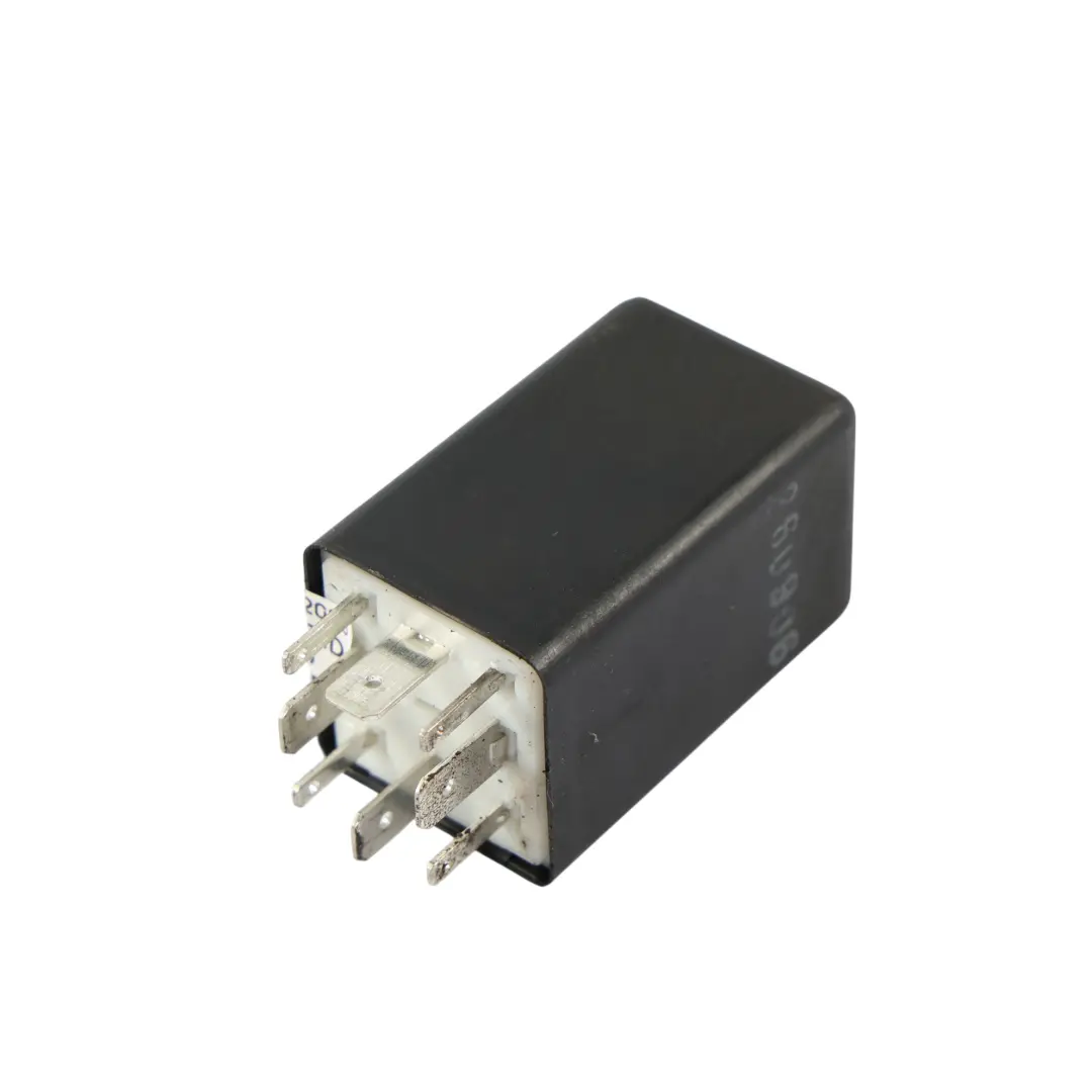 Unità Relè Frizione Magnetica Nero 454 per VW Volkswagen Transporter T5 con numero di parte 7E0919506 VW Volkswagen Transporter T5 Unità Relè Frizione Magnetica Nero 454 - SKU 7E0919506 - Numero di parte 7E0919506