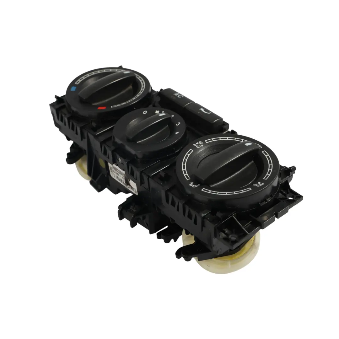 Panneau De Commande De Climatisation pour Volkswagen Transporter T5 à propos du numéro de pièce 7H0820045AJ Volkswagen Transporter T5 Panneau De Commande De Climatisation - SKU 7H0820045AJ - Numéro de pièce 7H0820045AJ