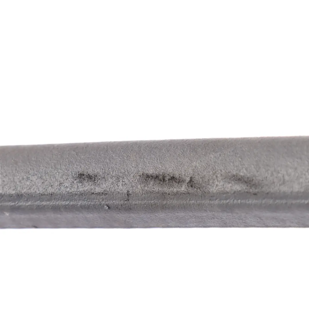 Volkswagen Transporter T6 Rear Double Door Seal Rubber Gasket Centre - SKU 7H0827709F - Part number 7H0827709F