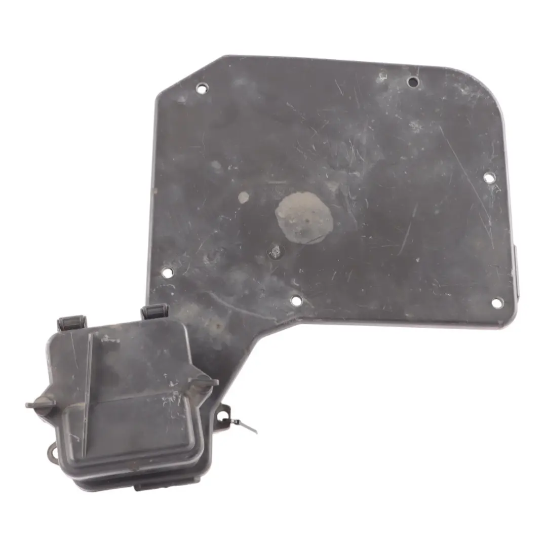 Bay Cover For Main Fuse Box 7H0907300 to Volkswagen Transporter T5 Engine with Part number 7H0907299 Volkswagen Transporter T5 Engine Bay Cover For Main Fuse Box 7H0907300 - SKU 7H0907299 - Part number 7H0907299