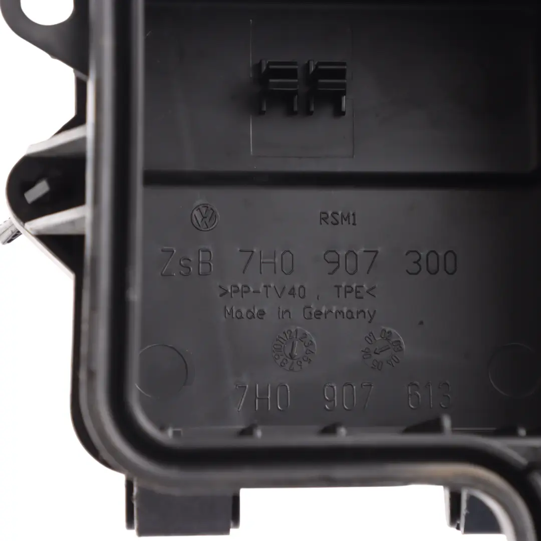 Motorraum Abdeckung Hauptsicherungskasten 7H0907300 für Volkswagen Transporter T5 mit Teilenummer 7H0907299 Volkswagen Transporter T5 Motorraum Abdeckung Hauptsicherungskasten 7H0907300 - SKU 7H0907299 - Teilenummer 7H0907299