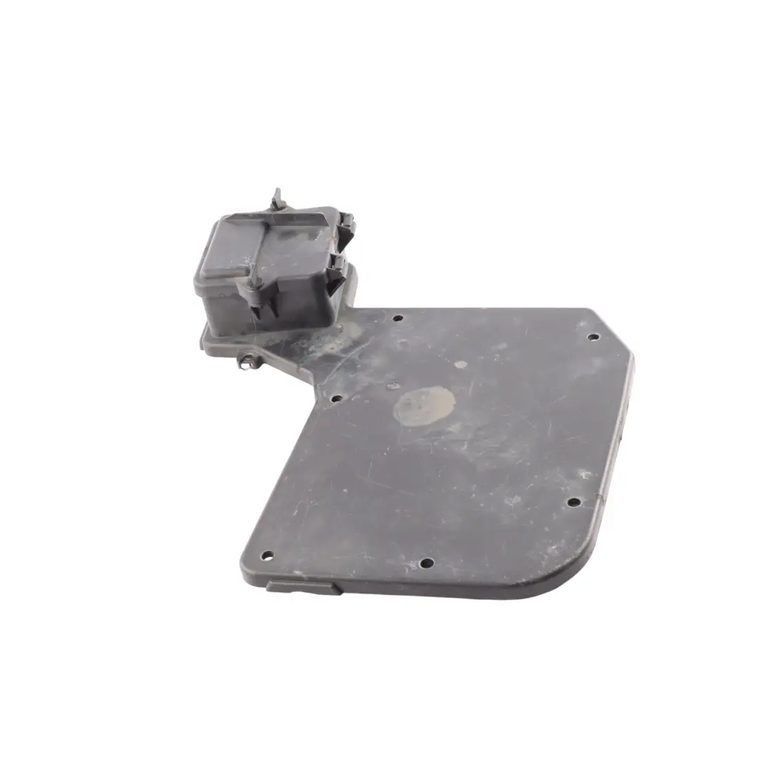 Bay Cover For Main Fuse Box 7H0907300 to Volkswagen Transporter T5 Engine with Part number 7H0907299 Volkswagen Transporter T5 Engine Bay Cover For Main Fuse Box 7H0907300 - SKU 7H0907299 - Part number 7H0907299