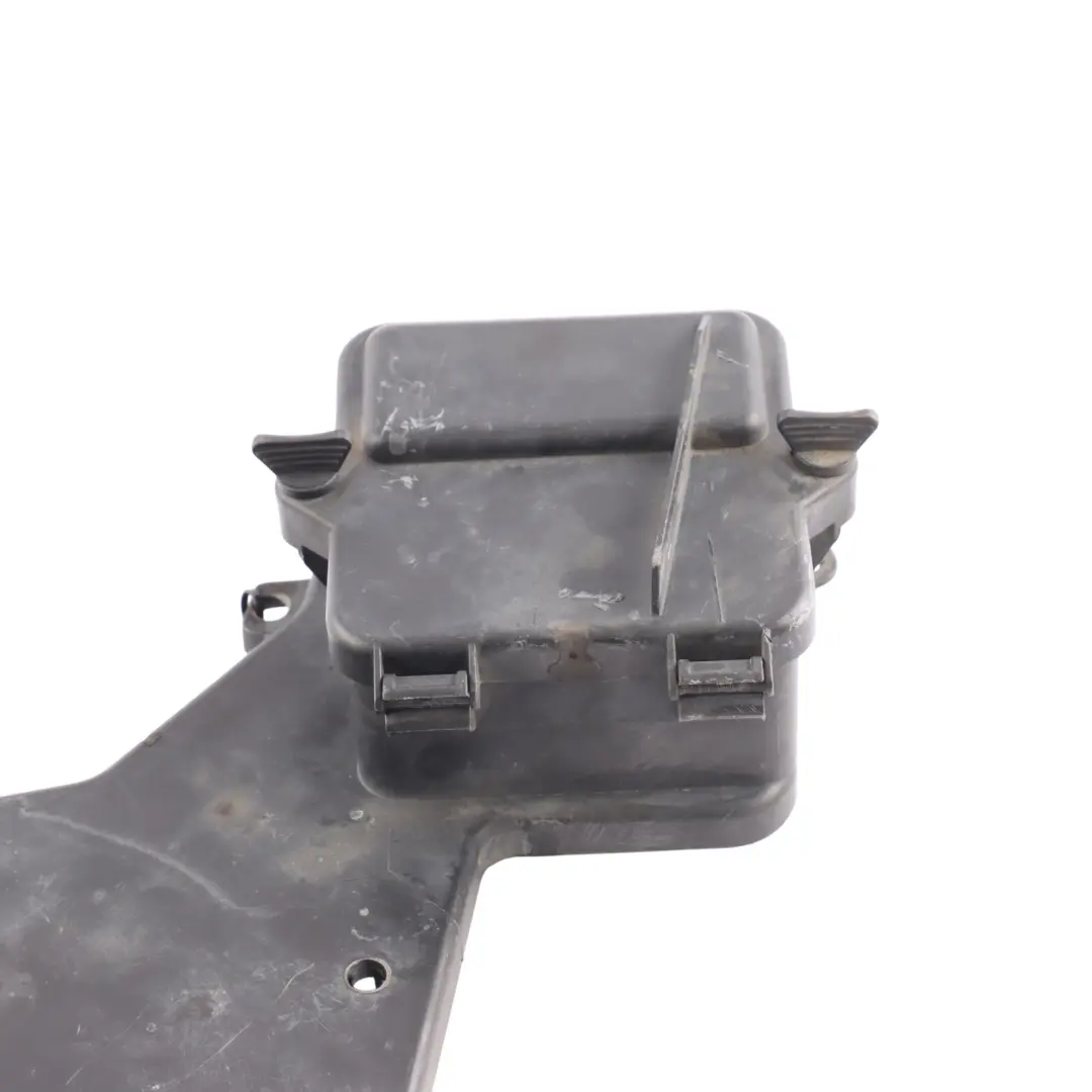 Motorraum Abdeckung Hauptsicherungskasten 7H0907300 für Volkswagen Transporter T5 mit Teilenummer 7H0907299 Volkswagen Transporter T5 Motorraum Abdeckung Hauptsicherungskasten 7H0907300 - SKU 7H0907299 - Teilenummer 7H0907299