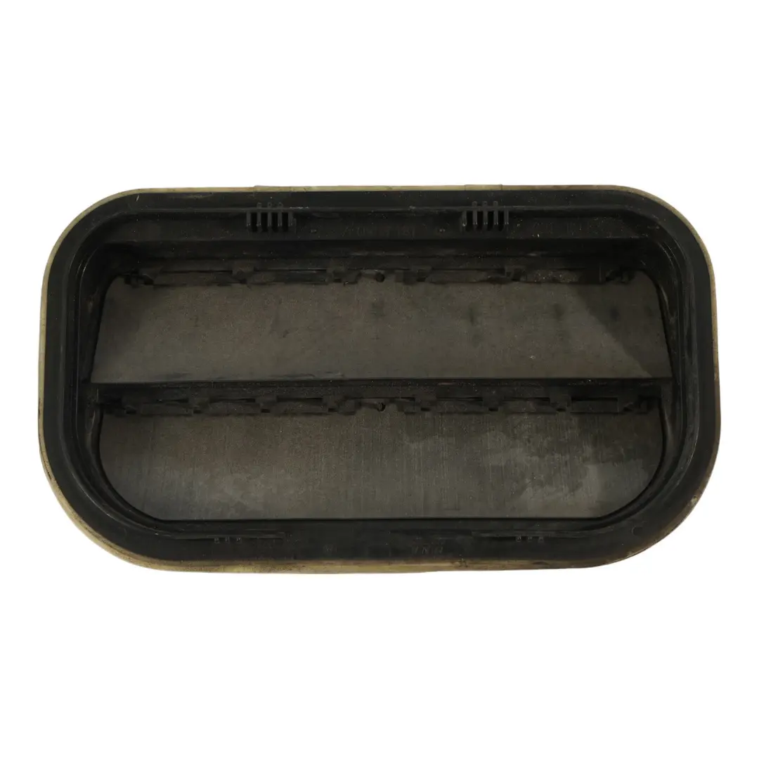 Griglia Di Ventilazione Posteriore Sinistra Destra per Porsche Cayenne 9PA con numero di parte 7L0819181 Porsche Cayenne 9PA Griglia Di Ventilazione Posteriore Sinistra Destra - SKU 7L0819181 - Numero di parte 7L0819181