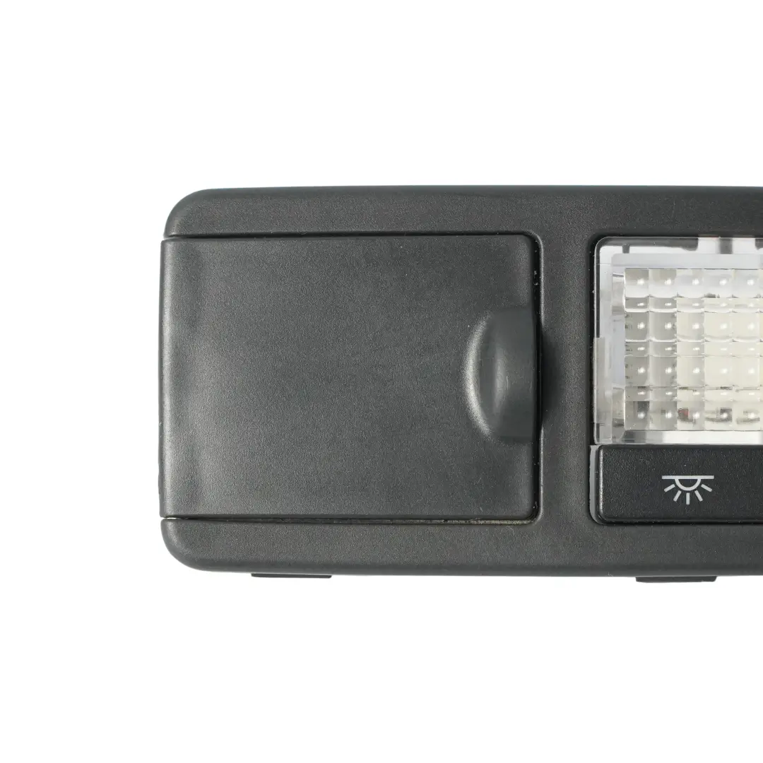 Éclairage Pavillon Arrière Droit pour Porsche Cayenne 955 à propos du numéro de pièce 7L0861688A Porsche Cayenne 955 Éclairage Pavillon Arrière Droit - SKU 7L0861688A-1 - Numéro de pièce 7L0861688A