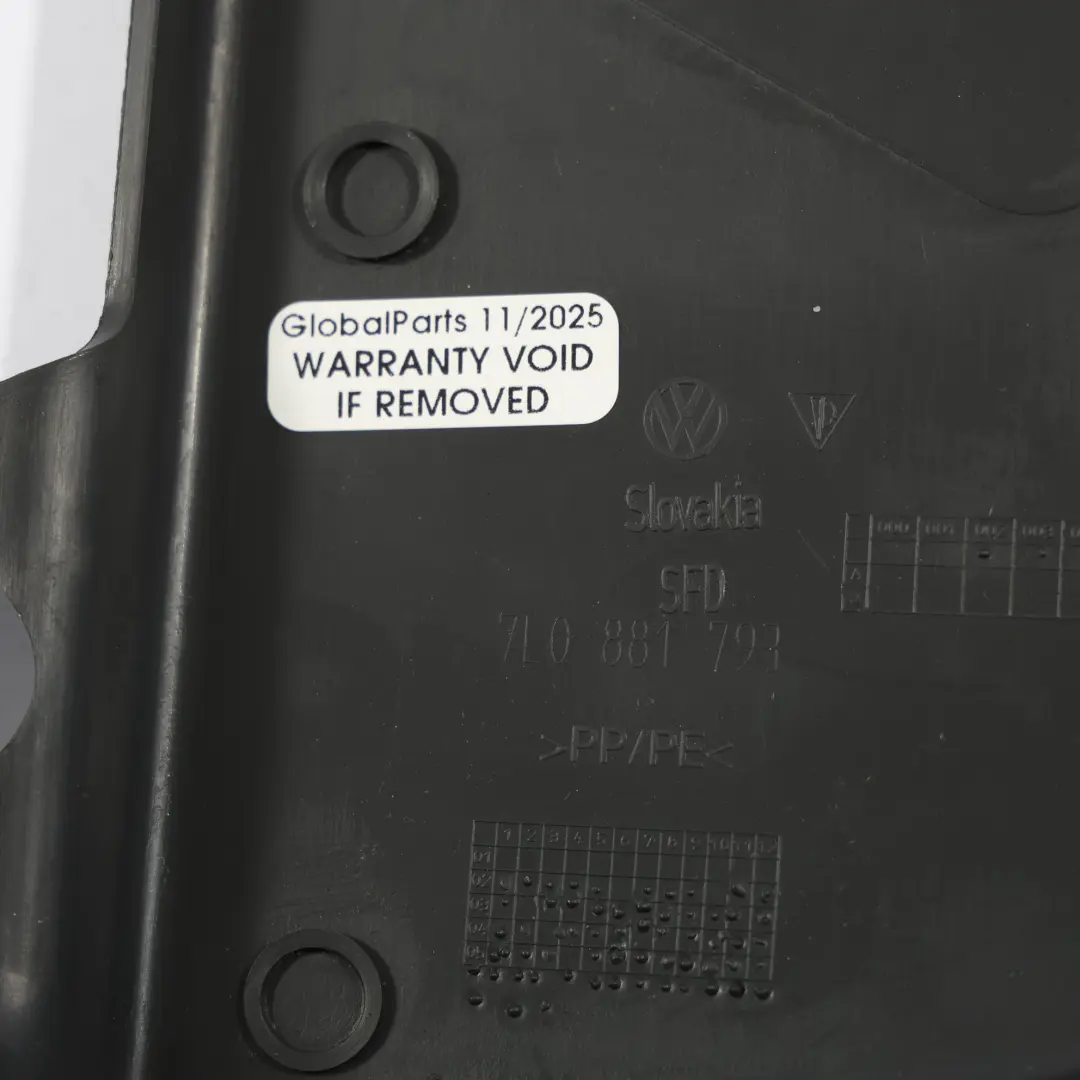 7L Osłona Zaślepka Fotela Prawy Przód do Volkswagen Touareg o numerze 7L0881793 Volkswagen Touareg 7L Osłona Zaślepka Fotela Prawy Przód - SKU 7L0881793 - Numer Części 7L0881793