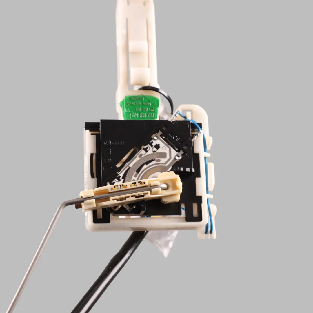 7L Fuel Pump Sender Unit Right O/S 3.0 TDI Diesel to Volkswagen Touareg with Part number 7L0919673F Volkswagen Touareg 7L Fuel Pump Sender Unit Right O/S 3.0 TDI Diesel - SKU 7L0919673F - Part number 7L0919673F