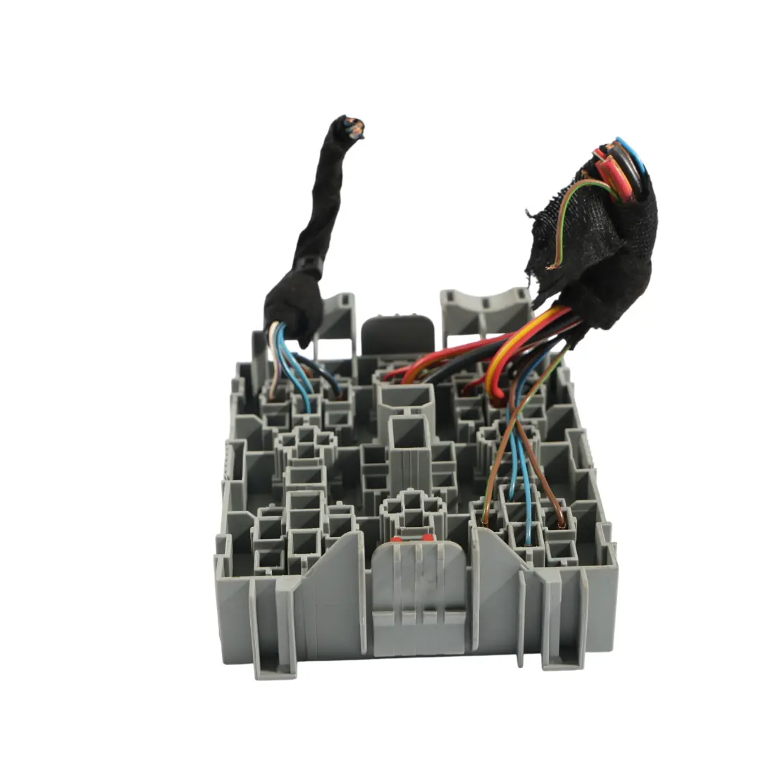 Volkswagen Touareg 7L Fuse Box Relay Control Unit Module - SKU 7L0937503A - Part number 7L0937503A
