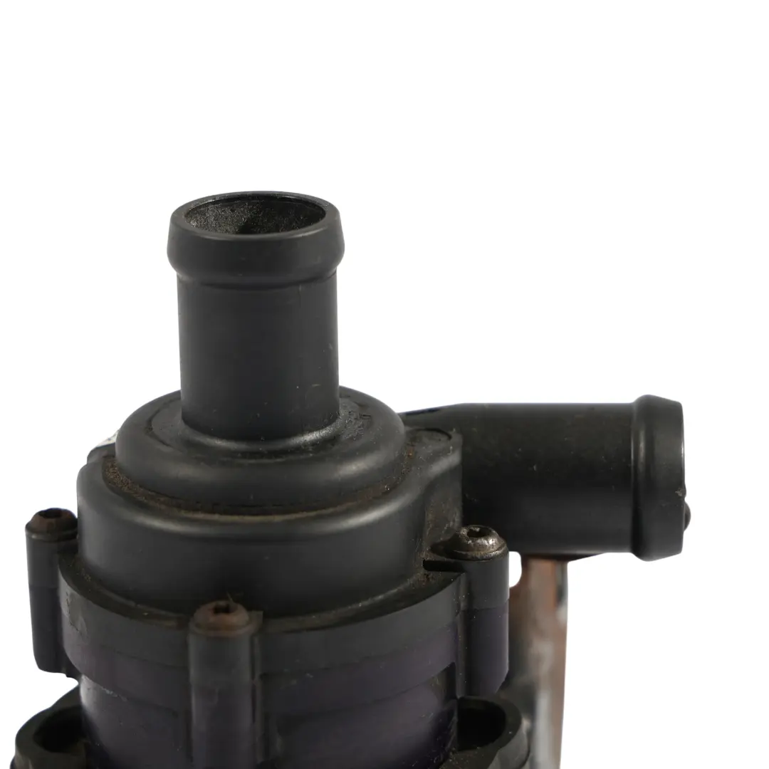 Zusatz Wasser Pumpe für Porsche Cayenne 9PA 3.0 TDI mit Teilenummer 7L0965561L Porsche Cayenne 9PA 3.0 TDI Zusatz Wasser Pumpe - SKU 7L0965561L-2 - Teilenummer 7L0965561L