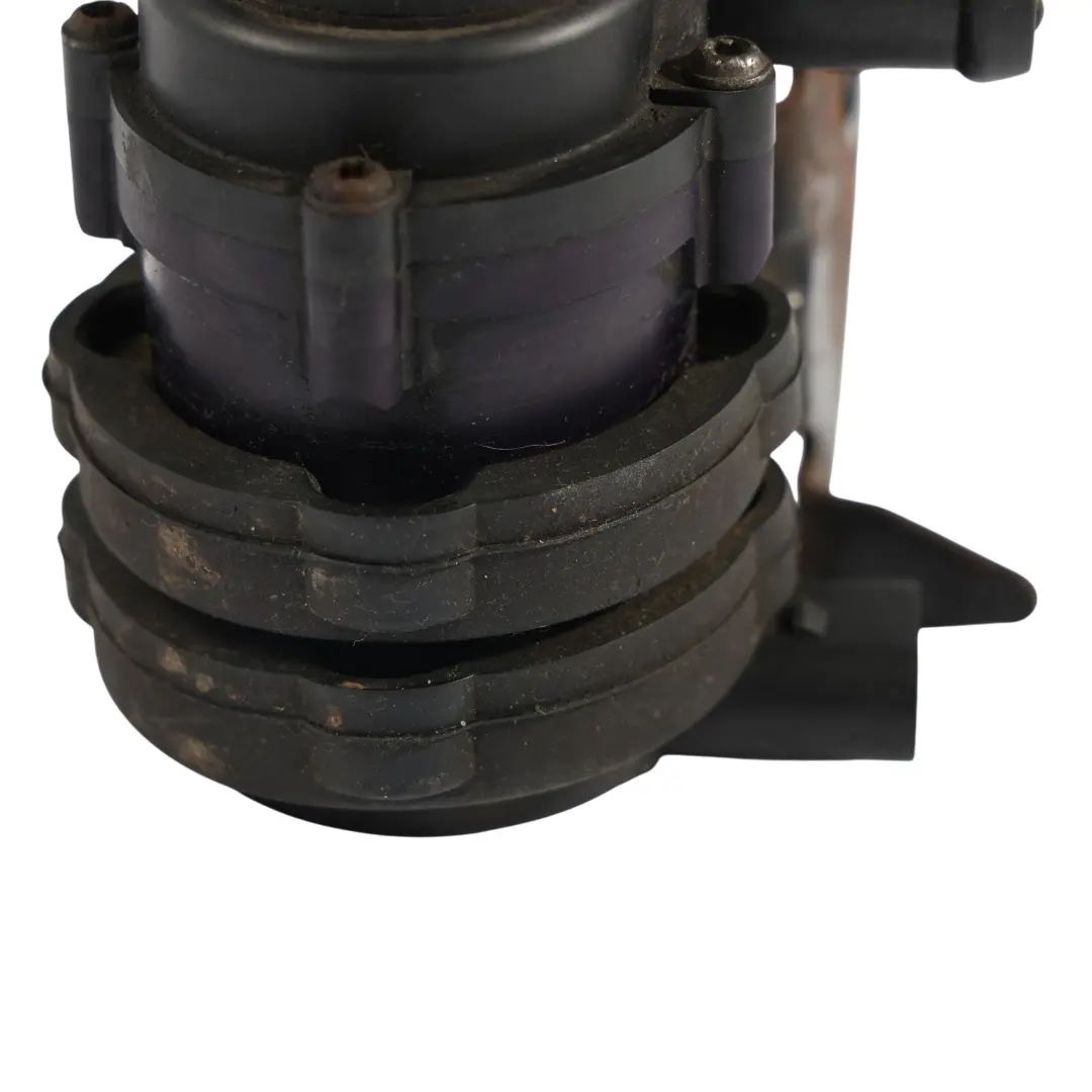 Pompa Dell'Acqua Ausiliaria Aggiuntiva per Porsche Cayenne 9PA 3.0 TDI con numero di parte 7L0965561L Porsche Cayenne 9PA 3.0 TDI Pompa Dell'Acqua Ausiliaria Aggiuntiva - SKU 7L0965561L-2 - Numero di parte 7L0965561L