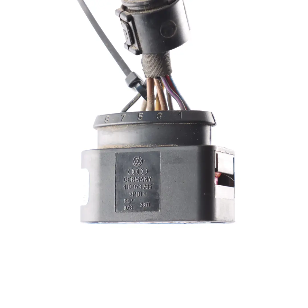 Headlight Headlamp Front Right O/S Cable Plug Socket Connector to VW Transporter T6 with Part number 7L2941006B VW Transporter T6 Headlight Headlamp Front Right O/S Cable Plug Socket Connector - SKU 7L2941006B-2 - Part number 7L2941006B