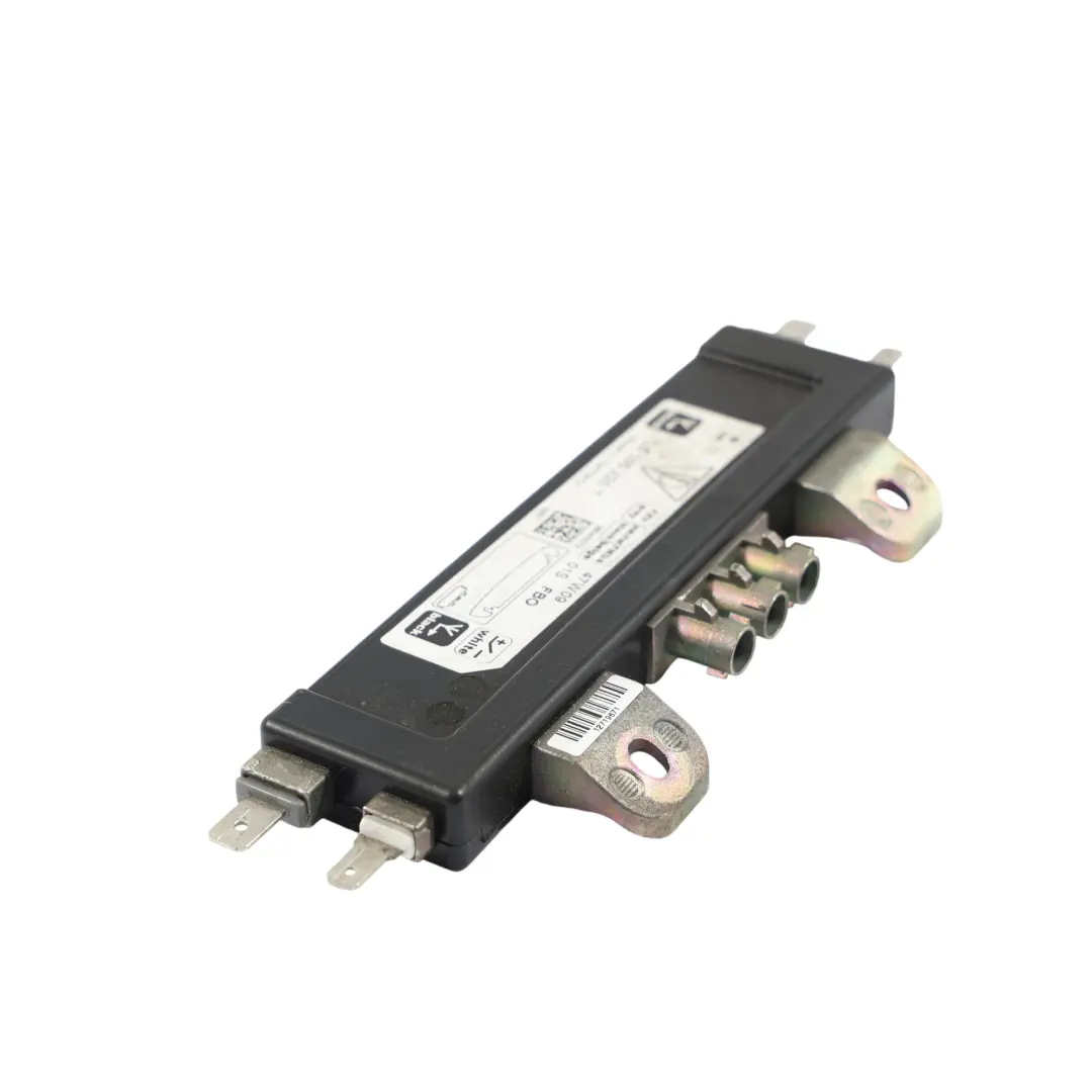 Amplificateur D'Antenne Arrière Droite pour Porsche Cayenne 9PA à propos du numéro de pièce 7L5035225T Porsche Cayenne 9PA Amplificateur D'Antenne Arrière Droite - SKU 7L5035225T - Numéro de pièce 7L5035225T