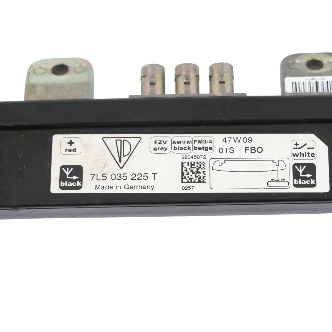 Aerial Antenna Amplifier Unit Rear Right O/S to Porsche Cayenne 9PA with Part number 7L5035225T Porsche Cayenne 9PA Aerial Antenna Amplifier Unit Rear Right O/S - SKU 7L5035225T - Part number 7L5035225T